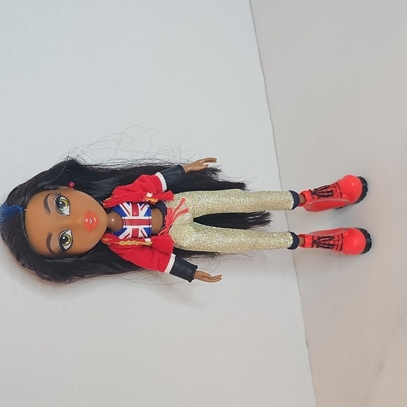 Bratz Doll with Red Jacket - Picture 1 of 7